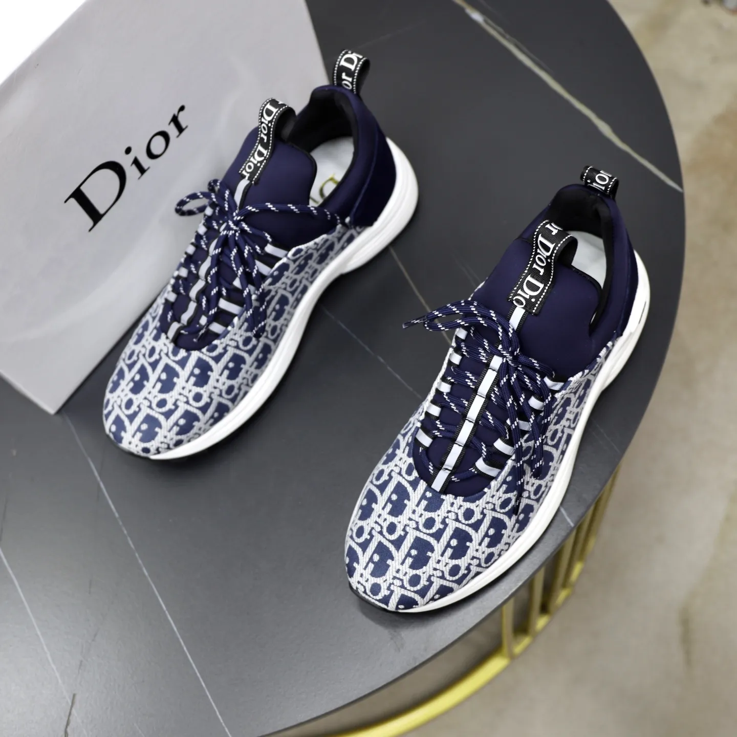 Ex-factory price: 440💰🙅‍♂️🙅‍♂️🙅‍♂️ Brand: Dior DIOR Standard code: 38-44 (45 customized) Grade: Same as the official website Material: Original material splicing Comfortable and breathable lining Lightweight and wear-resistant sports outsole Style category: Men's fashionable casual shoes Running sneakers Distinguished luxury brand elements Top luxury Color: actual picture color